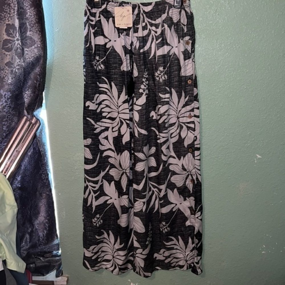 Kiwi + Punch pants‎